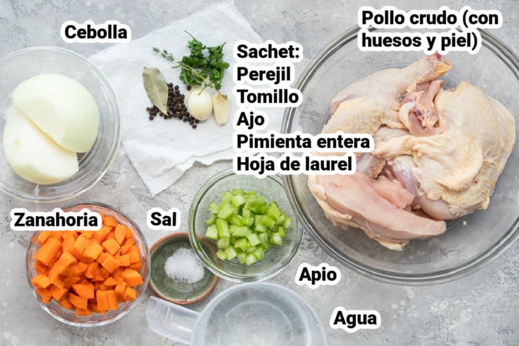 Ingredientes para hacer caldo de pollo