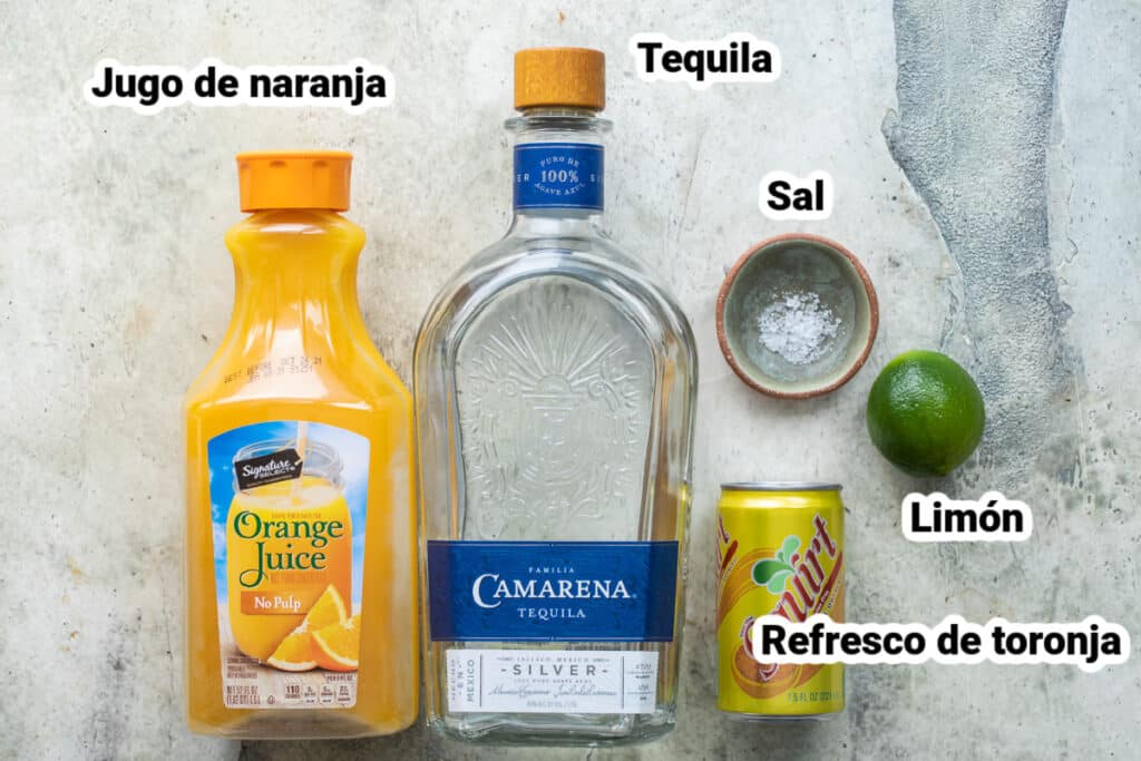 Ingredientes para preparar un cantarito (coctel)