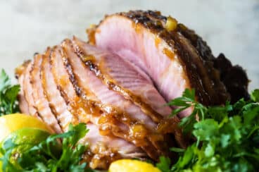 Jamón glaseado al horno listo para servir